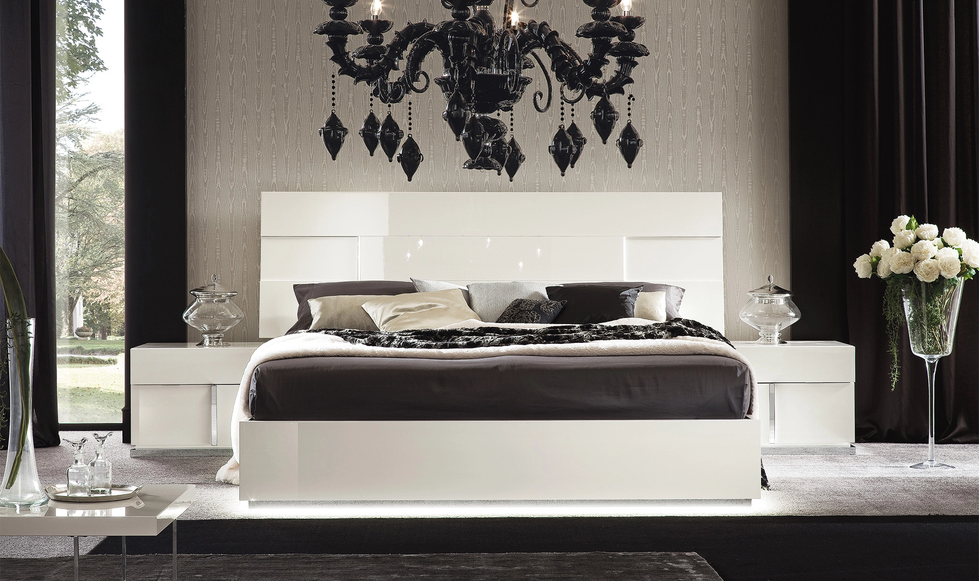 Canova King Bed