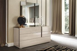 Teodora Mirror