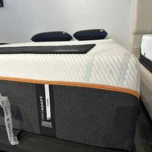 Tempur Pedic king Pro Adapt Firm AS-IS(Floor Sample)